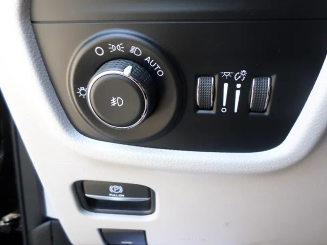 2023 Jeep Grand Cherokee Overland - Photo 42