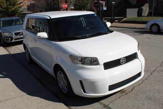 2009 Scion xB photo 3