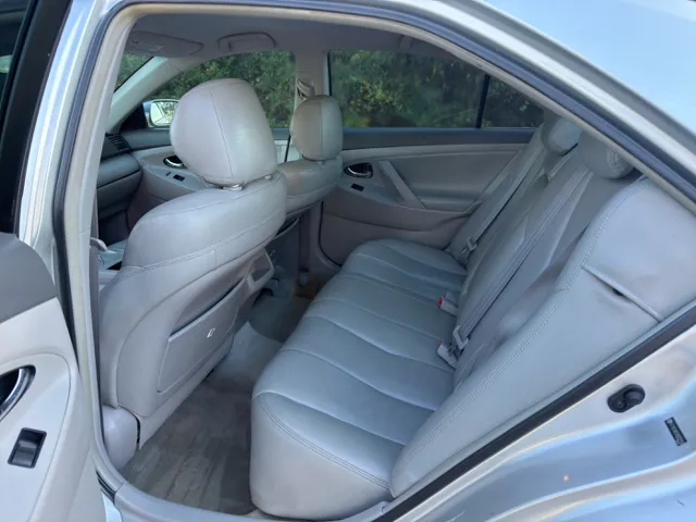 2009 Toyota Camry LE - Photo 11
