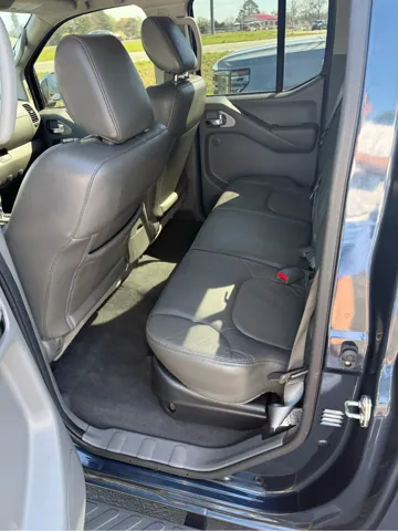 2019 Nissan Frontier SL - Photo 11