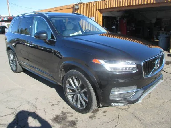 2018 Volvo XC90 Momentum