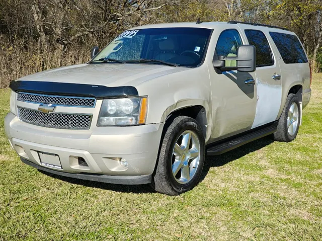2008 Chevrolet Suburban LS's photo