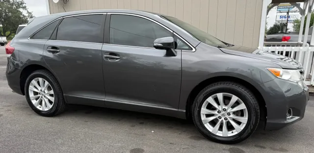 2015 Toyota Venza LE AWD L4's photo
