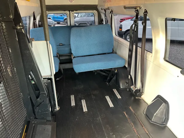 2004 Ford Econoline Van Commercial - Photo 16
