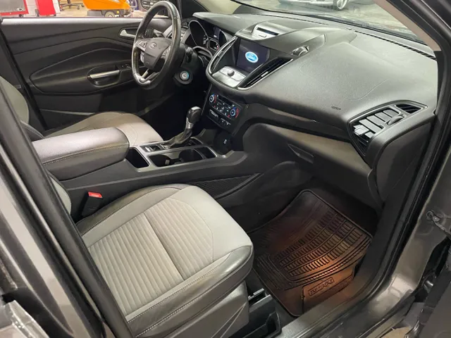2017 Ford Escape SE photo 12