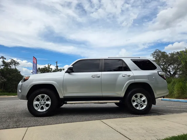 2016 Toyota 4Runner Base photo 12