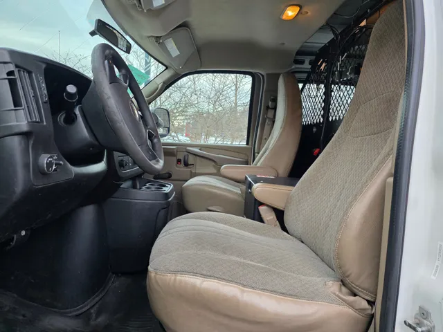 2012 Chevrolet Express Cargo Work Van - Photo 11