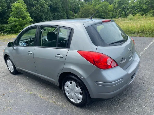 2011 Nissan Versa photo 6