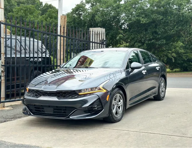 2022 Kia K5 LXS's photo