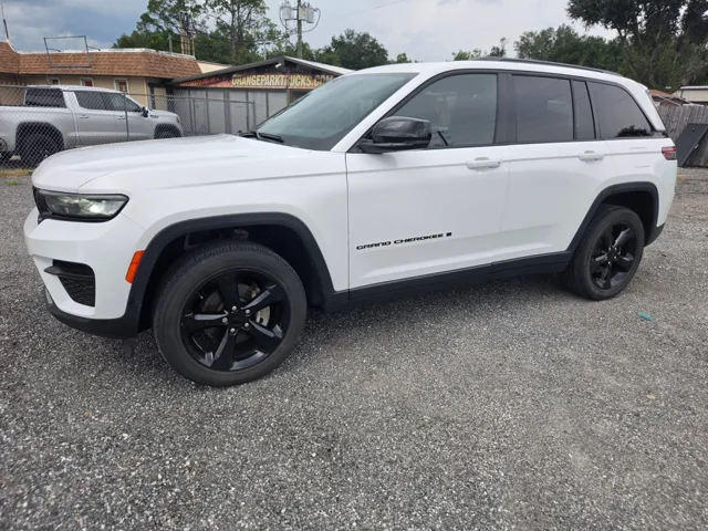 2023 Jeep Grand Cherokee Altitude - Photo 12