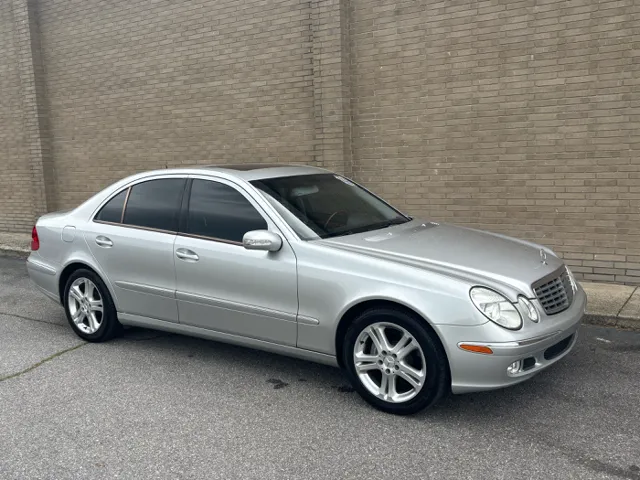 2004 Mercedes-Benz E-Class E500's photo
