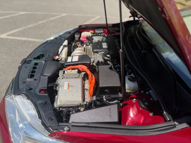 2016 Toyota Camry XLE Hybrid - Photo 31