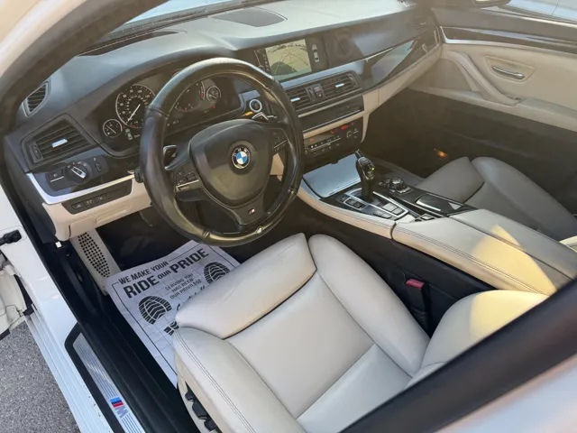 2012 BMW 5 Series 550i - Photo 20