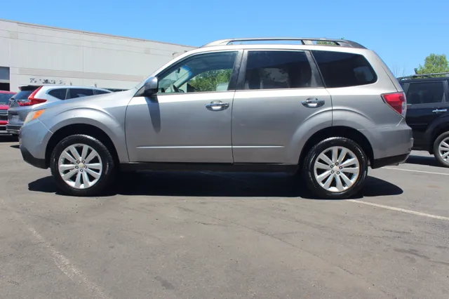 2011 Subaru Forester X Limited - Photo 4