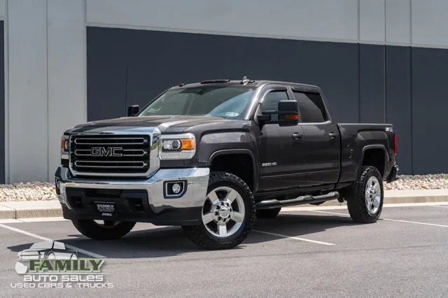 2015 GMC Sierra 4WD Crew Cab Standard Box SLE's photo