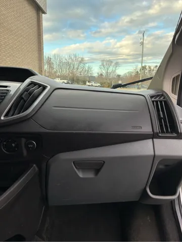 2017 Ford Transit Wagon XLT - Photo 15