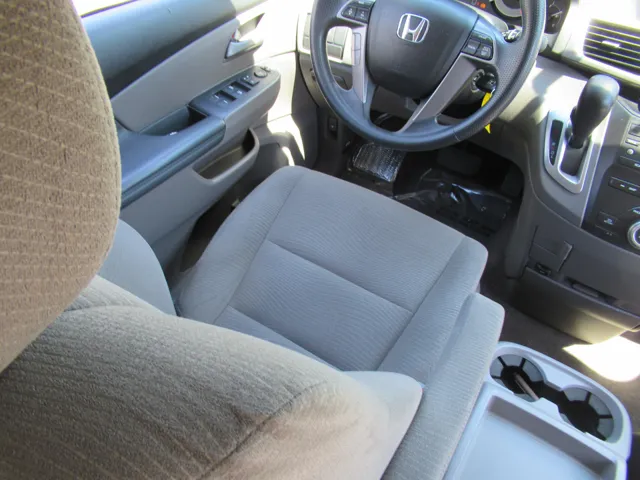 2013 Honda Odyssey LX - Photo 20