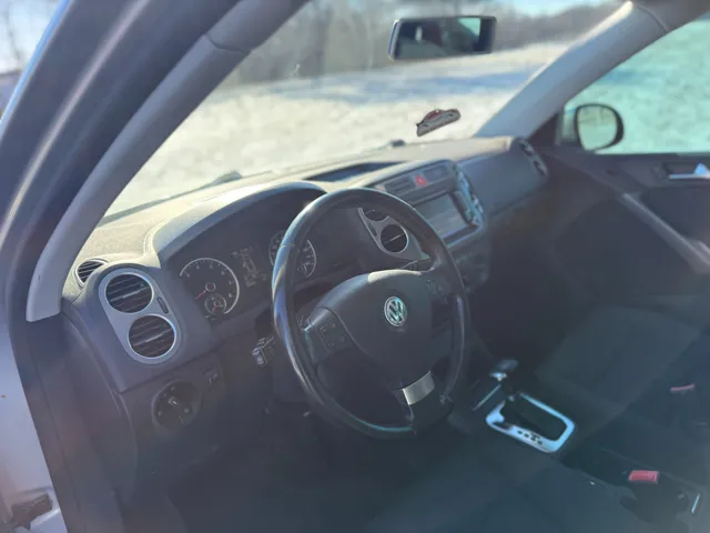 2010 Volkswagen Tiguan SEL - Photo 44