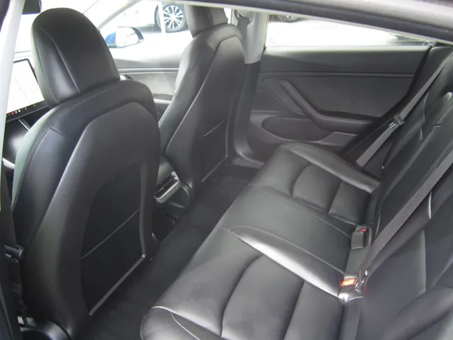 2018 Tesla Model 3 Long Range - Photo 13