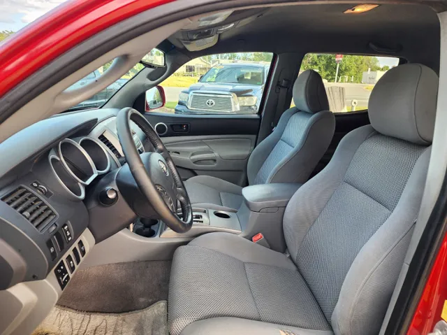2011 Toyota Tacoma Double Cab V6 4x4 photo 11