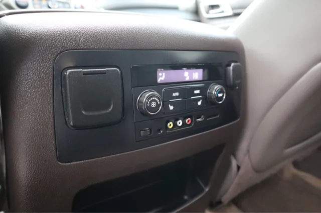 2015 Gmc Yukon Denali XL photo 25