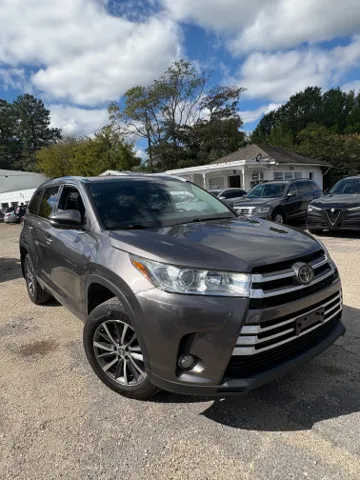 2018 Toyota Highlander XLE AWD photo