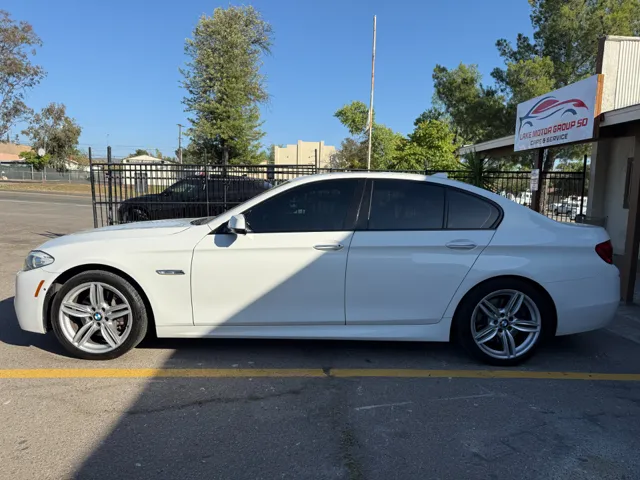 2012 BMW 5 Series 550i - Photo 6