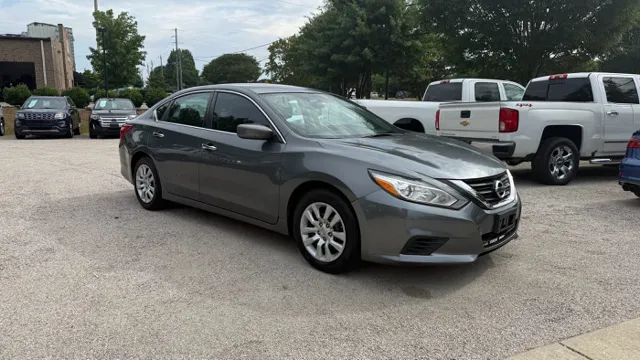 2017 Nissan Altima S - Photo 4