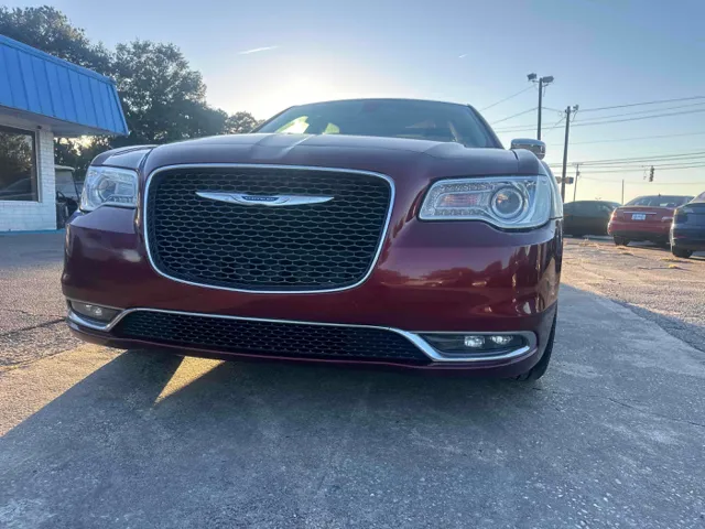2019 Chrysler 300 Limited photo 3