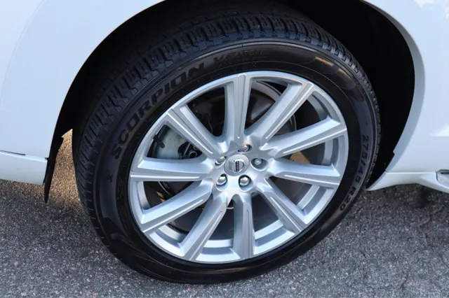 2016 Volvo XC90 T6 Inscription photo 7