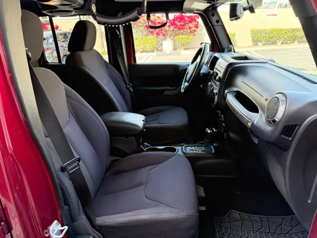 2013 Jeep Wrangler Unlimited - Photo 17
