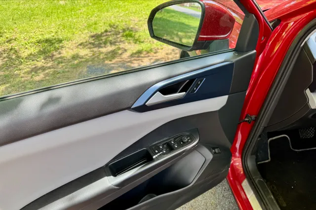 2023 Volkswagen Taos SE - Photo 14