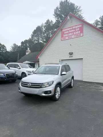 2013 Volkswagen Tiguan 2.0T S Auto w/Sunroof's photo