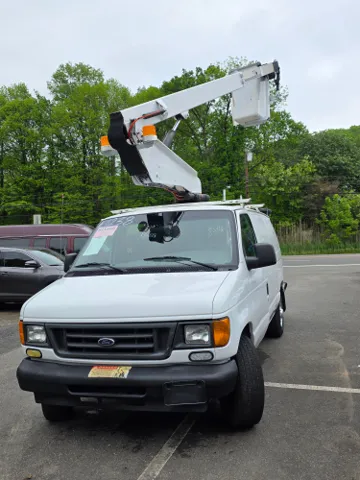 2005 Ford Econoline Van Commercial - Photo 18