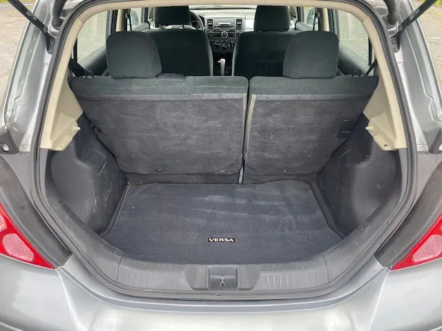 2011 Nissan Versa photo 25