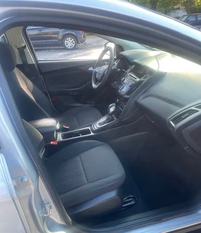 2017 Ford Focus SE photo 6