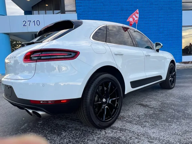 2016 Porsche Macan