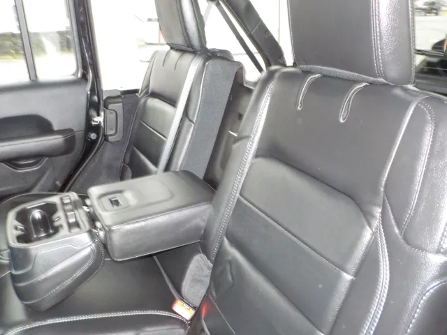 2019 Jeep Wrangler Unlimited Sahara photo 22