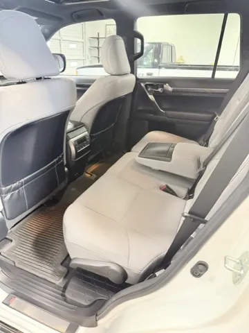 2023 Lexus GX Base - Photo 19