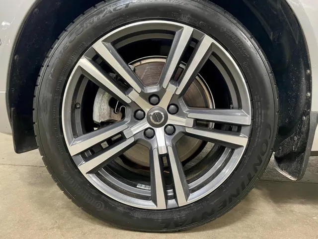2019 Volvo XC60 Momentum - Photo 28