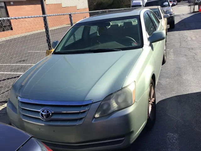 2006 Toyota Avalon Limited's photo