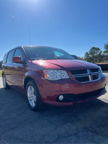 2011 Dodge Grand Caravan Crew's photo