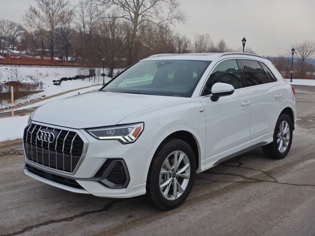 2025 Audi Q3 S Line Premium's photo
