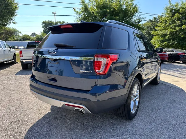2016 Ford Explorer XLT - Photo 10