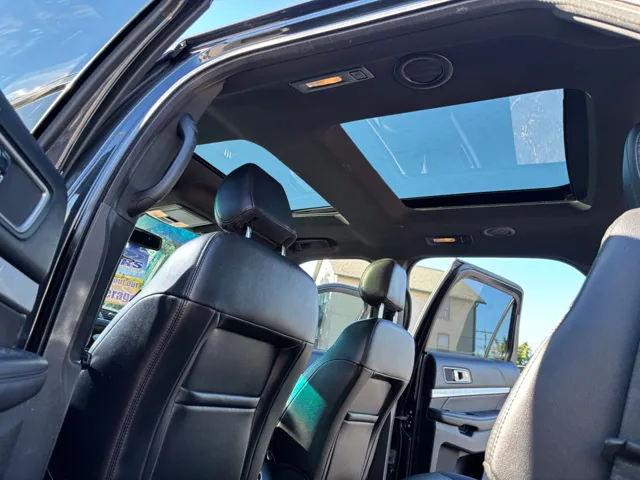 2017 Ford Explorer XLT - Photo 8