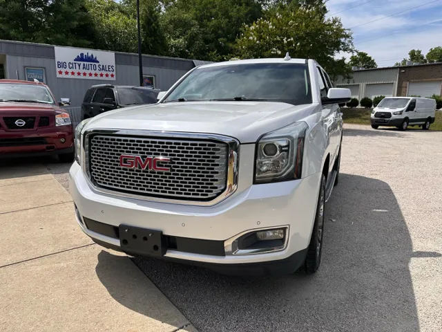 2016 GMC Yukon 4WD Denali's photo