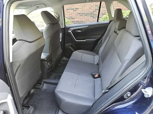 2022 Toyota RAV4 XLE photo 22
