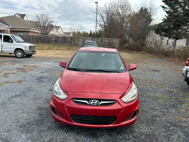 2013 Hyundai Accent GLS's photo