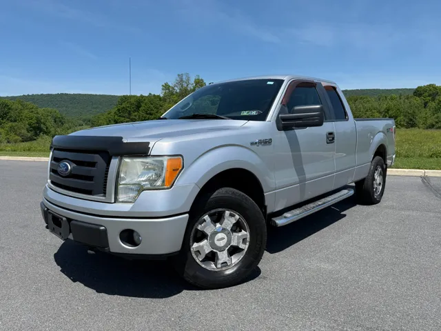2010 Ford F-150 STX 4x4 SuperCab 145-in Styleside's photo
