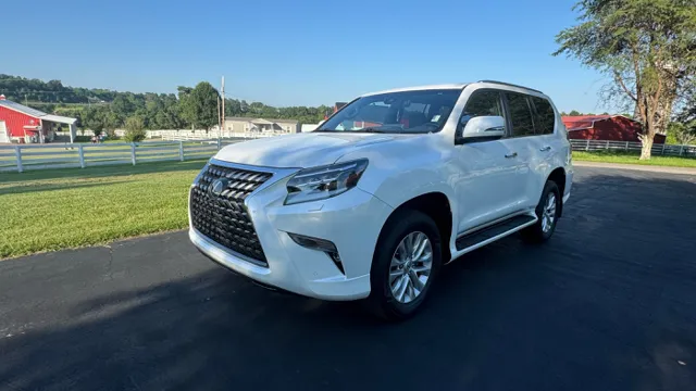 2022 Lexus GX Base's photo